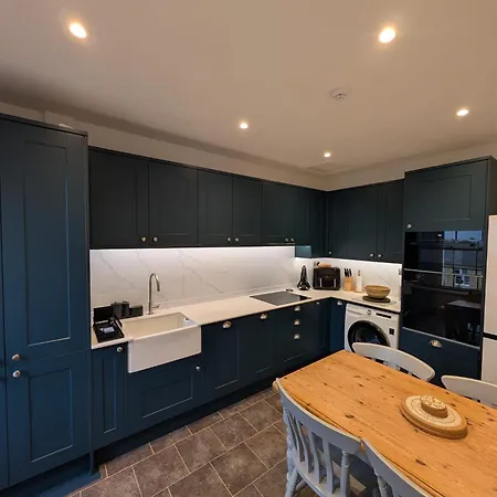 Beautiful 2 Bedroom In Redland - Simply Check In * Bristol